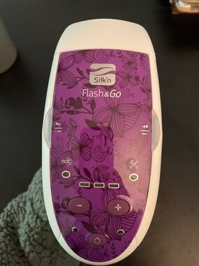 Silk'n Flash&Go Purple Handheld Hair Removal Device